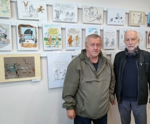 Dnes aktuálne Štefan Štrba (celkom vpravo), majiteľ Galérie kresleného humoru v Krásne nad Kysucou