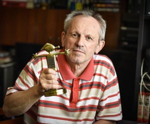 Dnes aktuálne slovenský karikaturista Ľubomír Kotrha